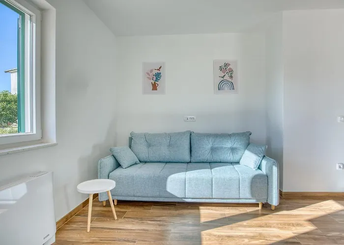 Labar Биоград-на-Мору