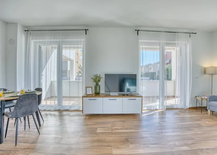 Labar Биоград-на-Мору